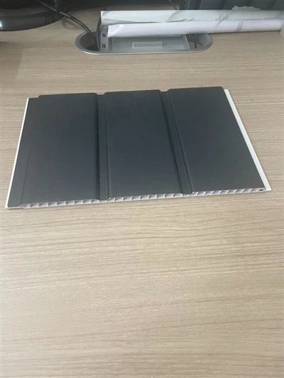 PVC panel s dizajnom drážky