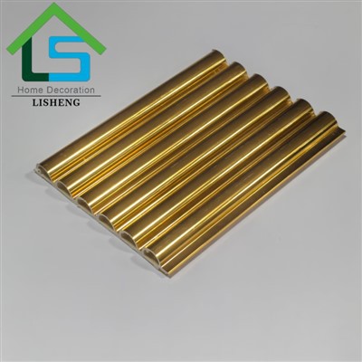 Ohromujúci polkruhový panel WPC v žiarivých farebných kombináciách